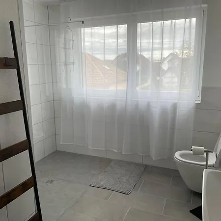 דירה Ferienwohnung / Im Eichengrund